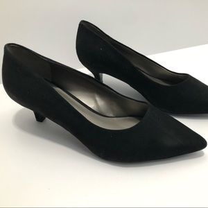Trotters Paulina Pump Black Suede